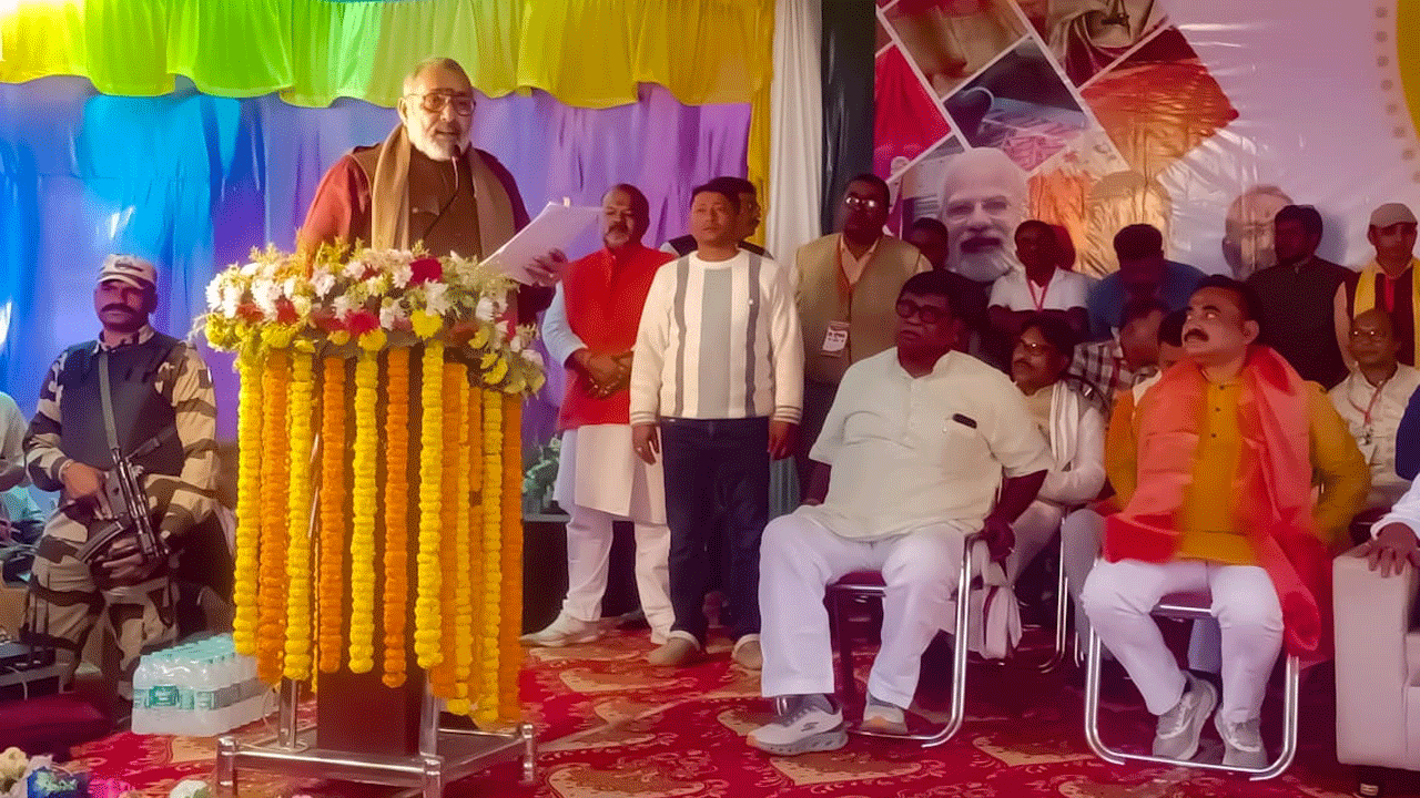 Union Minister for Textiles visits West Bengal, holds key discussions for weaving and handloom development 