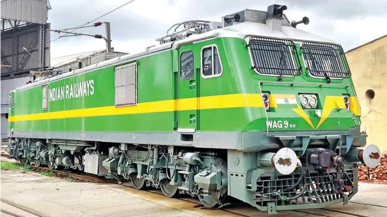 Chittaranjan Locomotive Works (CLW) incredible record, 400 electric railway engines in just 148 working days