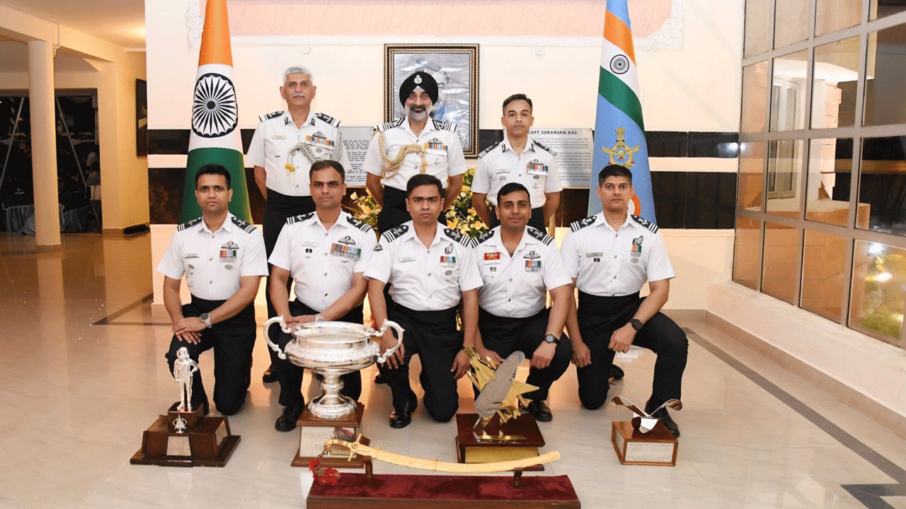 GRADUATION CEREMONY OF 48TH FLIGHT TEST COURSE